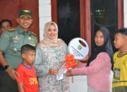 Bahagia Diana Terima Kunci Rumahnya Yang Sudah Di Rehab TNI