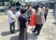Polwan Polres Pidie Jaya Berbagi Kepedulian di Mesjid Tuha Meureudu: Pengabdian Melalui Program Jum’at Berkah