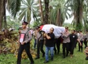 Wakapolres Aceh Tamiang Pimpin Upacara Pemakaman Personel Polres Aceh Tamiang