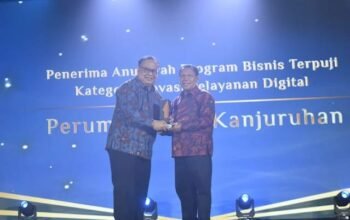 Perumda Tirta Kanjuruhan Terima Penghargaan Kategori Inovasi dan Kontribusi untuk Jatim pada DetikJatim Awards 2024