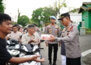 Kapolres Pidie Kembali Bagikan Ratusan Paket Takjil Gratis Kepada Warga