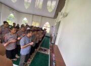Kapolres Pidie Jaya dan Jajaran Gelar Shalat Gaib untuk Personel Polri yang Gugur di Polda Lampung