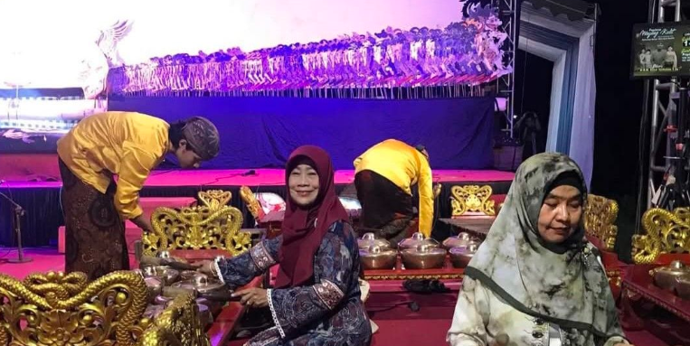 Pengajian Akbar & Wayang Kulit di Suruhan Kidul jadi wujud syukur H. Aziz Ramli: dakwah yang merangkul, budaya yang menyejukkan