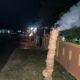 Tempurung Kelapa di sususun secara vertikal di bakar di malam takbiran menjelang lebaran