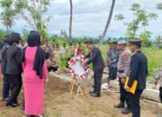 Kapolres Pidie Pimpin Upacara Pemakaman Aipda Hendri Saputra