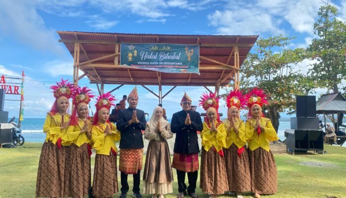 Tari Diwe Sembilan Meriahkan Acara Halal Bihalal PWK Se-Nusantara di Pantai Pinang Tawar