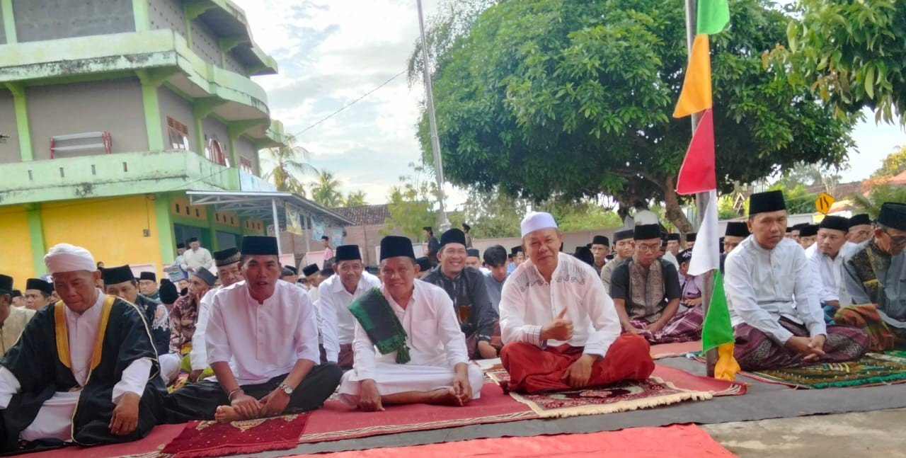 Suasana pelaksanaan Sholat Idul Adha di Pondok cahaya diatas cahaya Desa cahaya Batin Kabupaten Kaur