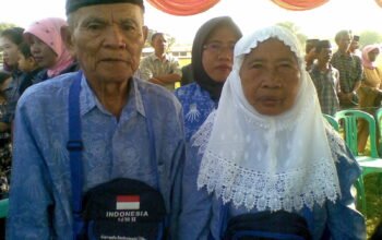 Inisiator Yayasan cahaya diatas cahaya Bengkulu, (alm) H. Dahlan Menang dan Istri, H. Nyate.