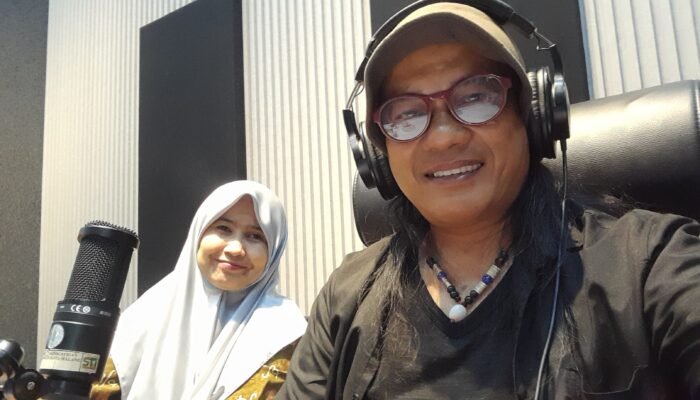 Menjadi Alien Adalah Jalan Terindah