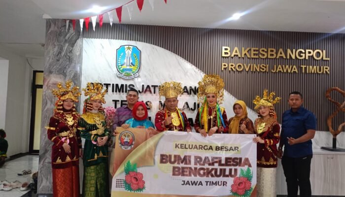 FPK Jatim Gelar Cangkrukan Merdeka, KBR Bengkulu dan AMN Ikut Teguhkan Persatuan di HUT ke-80 RI