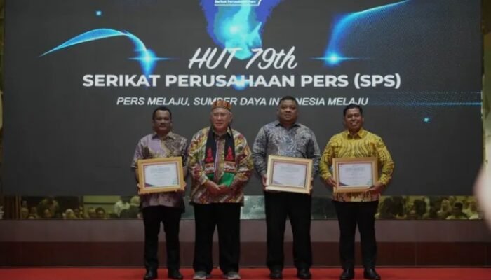 Dinilai Sukses Kembangkan Ekonomi Lokal, Bupati Aceh Tamiang Terima Lontar Awards 2025