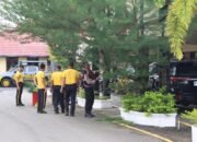 Usai Apel Pagi, Personel Polres Pidie Laksanakan Gotong Royong di Lingkungan Mapolres