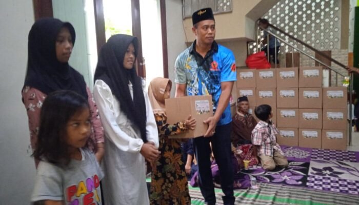 TEKAB (Tim Khusus Anti Begal) Divisi Sosial Kab . Malang Berbagi Tanpa Tapi