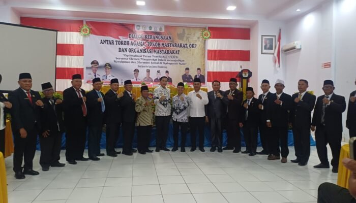 Pengurus FKUB bersama Bupati kaur