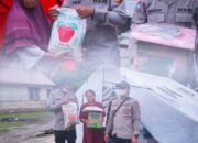 Setitik Harapan di Hari Jum’at: Polres Aceh Tamiang Berbagi Sembako untuk Warga Terdampak Banjir