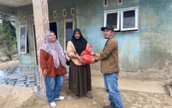 Kebun Baru Salurkan Bantuan Sembako ke Desa Tanjung Geulumpang, Wujud Kepedulian terhadap Masyarakat