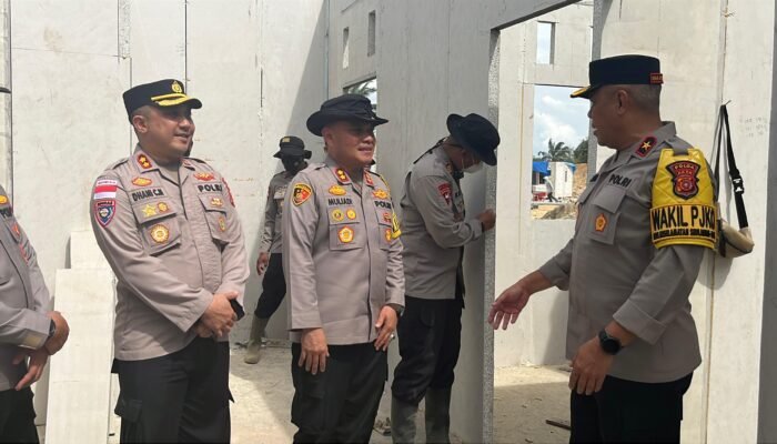 Wakapolda Aceh Tamiang didampingi Kapolres Aceh Tamiang Tinjau Proses Pembangunan Huntap Polri