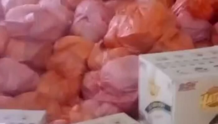 Digedung SKB Aceh Tamiang. Tertimbun lama Ribuan Bungkus Sembako Bantuan Dari MPR RI