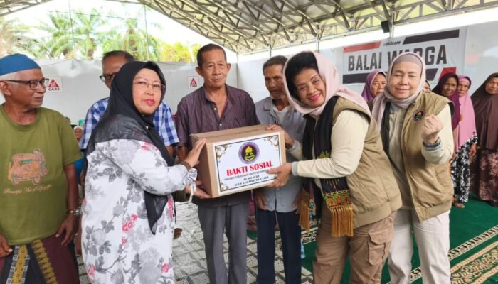 Kunjungan paguyuban purnawirawan seba polwan Indonesia ppspi dalam rangka penyaluran bantuan sembako kepada masyarakat dan polwan terdampak banjir hidrometeorologi di kabupaten Aceh Tamiang