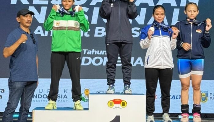 Lifter Angkat Besi Putri Jambi Raih Tiga Medali Emas Pada Kejuaraan Angkat Besi Senior Pupuk Indonesia 2026