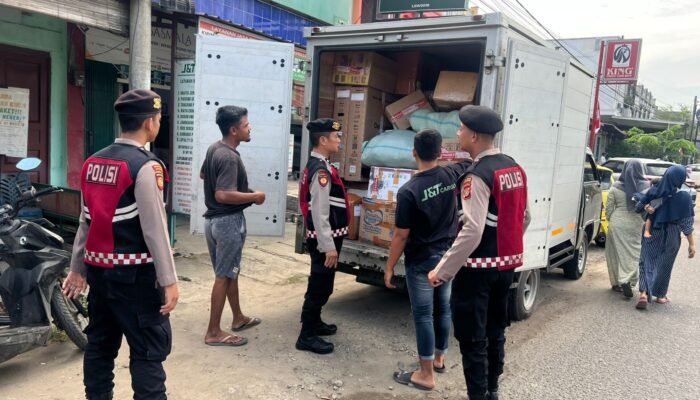 Patroli Kota Presisi Sat Samapta Lhokseumawe, Polisi Jaga Aktivitas Pasar Tetap Aman dan Kondusif