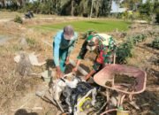 Melalui Mesin Pompa Air, Babinsa Bantu Petani Mengairi Sawah