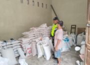 Antisipasi Kelangkaan, Babinsa Sambangi Gudang Padi Cek Stok Gabah