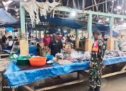 Babinsa Koramil 01/KSP Aktif Monitoring Pasar, Antisipasi Lonjakan Harga Sembako