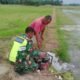 Melalui Mesin Pompa Air, Babinsa Suka Jadi Bantu Petani Mengairi Sawah