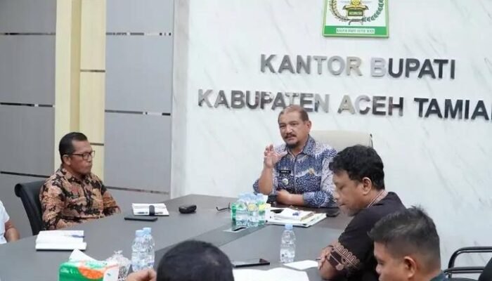 Jaga Stabilitas Harga TBS Sawit Rakyat, Bupati Armia Bentuk Satgas Pengawasan
