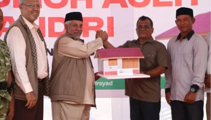 Wabup Ismail Terima Bantuan 54 Unit Rumah Hunian dari Laznas Al Irsyad