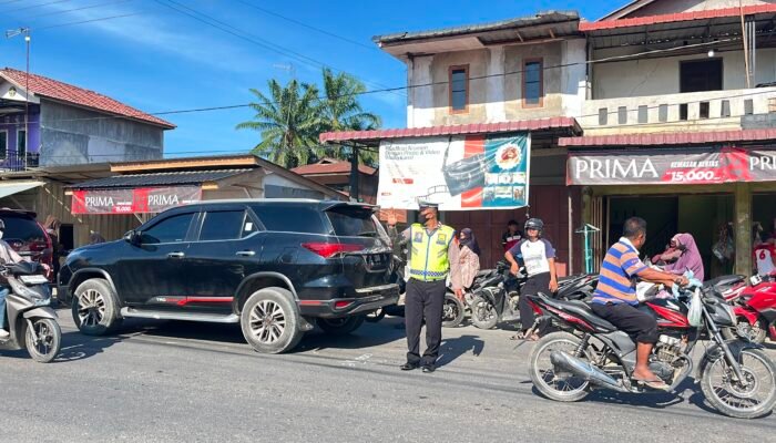 Personel Polres Aceh Tamiang laksanakan pengamanan di sejumlah SPBU.wujudkan pelayanan prima kepada masyarakat