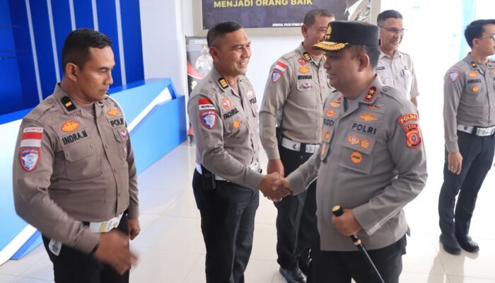 Kapolda Aceh Kunjungi Ditlantas Polda Aceh, Tekankan Peningkatan Pelayanan kepada Masyarakat