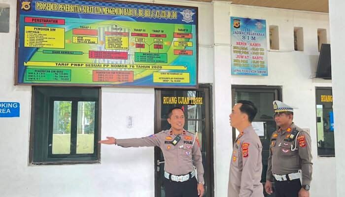Pastikan Pelayanan Prima kepada Masyarakat, Kapolres Aceh Tamiang Cek Ruang Pelayanan SPKT dan Call Center 110