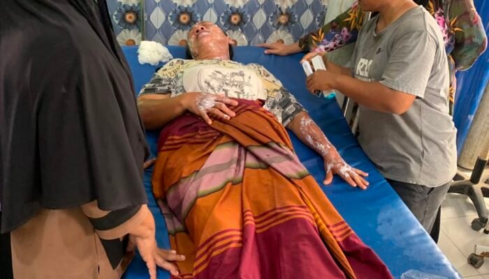 Polsek Tamiang Hulu Tangani Kebakaran Kios BBM, Dua Warga Alami Luka Bakar