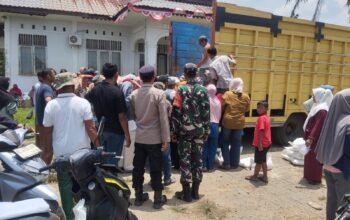 Polsek Tenggulun Monitoring dan Amankan Penyaluran Bantuan Beras CPP untuk Masyarakat