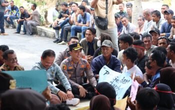 Mengedepankan Sikap Humanis, Kapolres Aceh Tamiang Pimpin Pengamanan Aksi Penyampaian Pendapat di Muka Umum