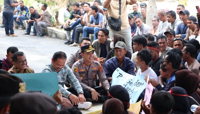 Mengedepankan Sikap Humanis, Kapolres Aceh Tamiang Pimpin Pengamanan Aksi Penyampaian Pendapat di Muka Umum