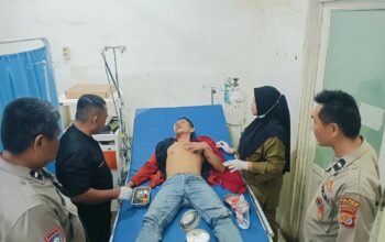 Personel Polsek Tenggulun Gerak Cepat Tangani Kecelakaan di Jalan Simpang Kiri–Tenggulun