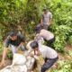 Polsek Seruway dan Warga Bergotong Royong Tutup Bendungan Jebol, Genangan Berhasil Dikendalikan