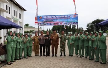 Kapolres Aceh Tamiang Hadiri Bazar Pasar Murah TNI yang di Gelar Oleh Kodim/0117 Aceh Tamiang Dalam Rangka HUT ke-81 TNI