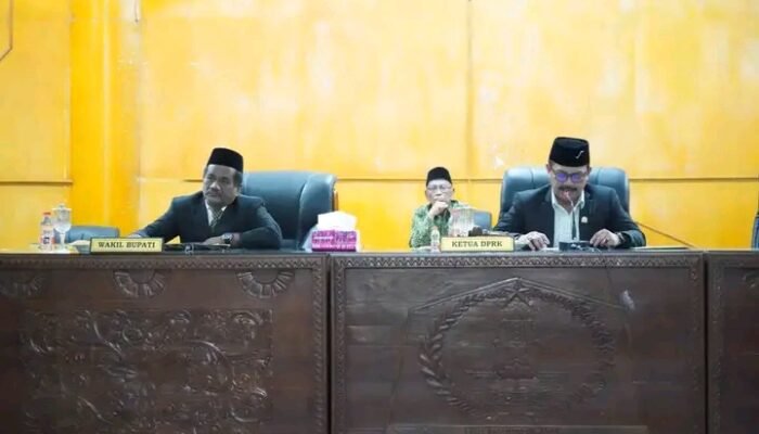 Wabup Aceh Tamiang Hadiri Paripurna Penyampaian Pendapat Panitia Anggaran atas Pertanggungjawaban APBK 2025