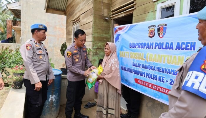 Kapolres Aceh Tamiang Menyalurkan Bantuan Sosial Bagi Masyarakat dalam Rangka Menyambut Hari Jadi Propam Ke-24,