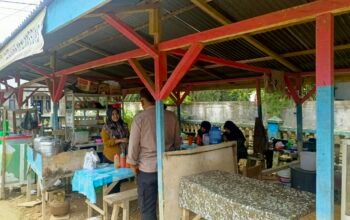 Sambang Warga, Bhabinkamtibmas Polsek Bendahara Ajak Warga Jaga Situasi Kamtibmas Tetap Kondusif