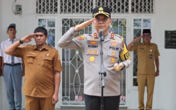 Kapolres Aceh Tamiang Pimpin Upacara di SMA Negeri 2 Percontohan, Tanamkan Disiplin dan Semangat Nasionalisme kepada Pelajar