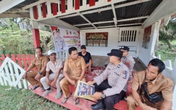 Perkuat Kamtibmas dari Tingkat Desa, Sat Binmas Polres Aceh Tamiang Bina Satkamling di Sidodadi