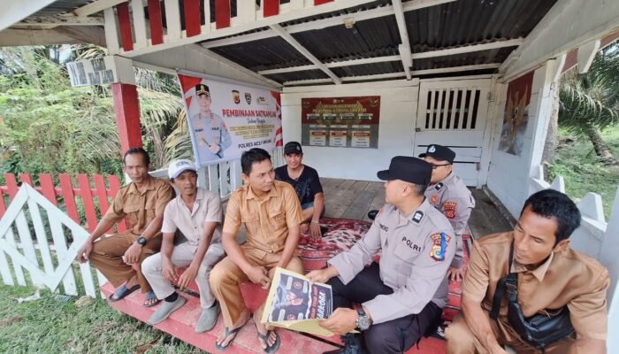 Perkuat Kamtibmas dari Tingkat Desa, Sat Binmas Polres Aceh Tamiang Bina Satkamling di Sidodadi