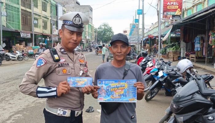 Operasi Patuh Seulawah 2026, Satlantas Polres Aceh Tamiang Gencarkan Edukasi Keselamatan: Bagikan Brosur dan Pasang Stiker Tertib Berlalu Lintas