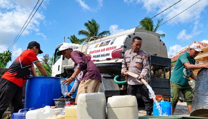 Terjadi Kermarau Panjang, Polres Malang Hadir Bantu Masyarakat
